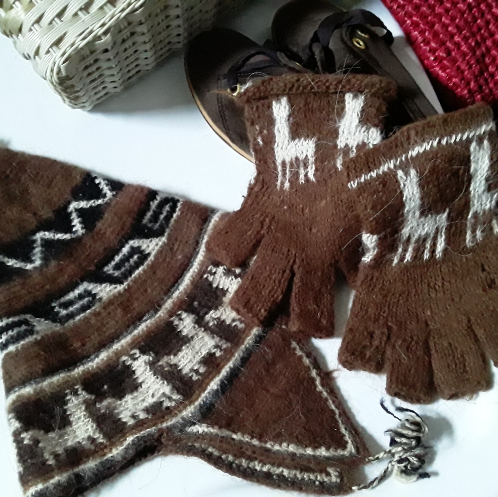 Peruvian hat and gloves